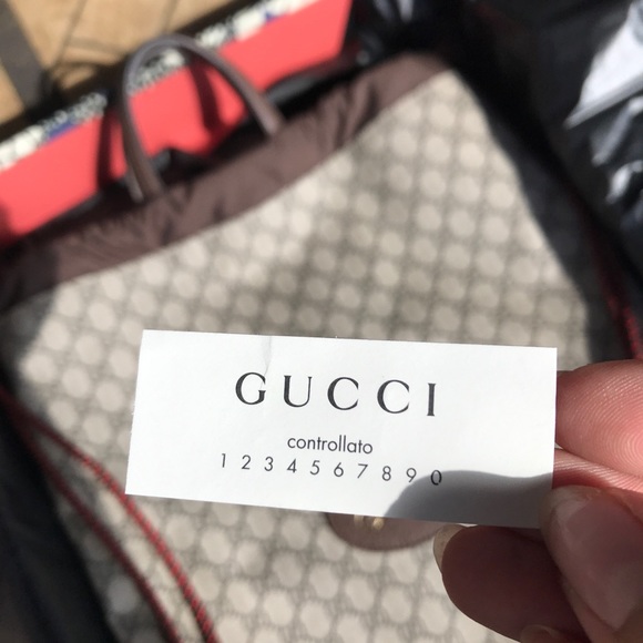 Gucci GG Supreme Drawstring Backpack - Picture 5 of 7